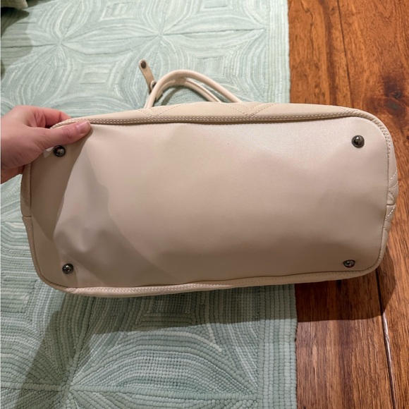 Saint + Sofia Cream Quilted Tote Bag - Picture 5 of 5